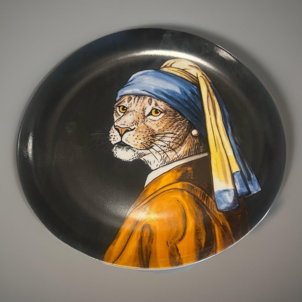 West elm rachel kozlowski dapper animal plate Work Of Art lynx Pearl Earring
